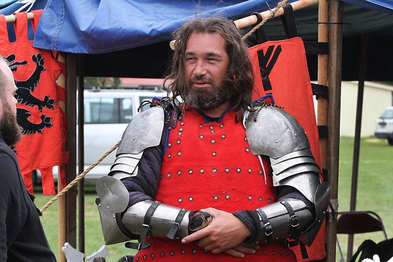 Medieval Market : Swords and Armour : Medieval Fighting : Levin : New Zealand : Richard Moore : Journalist : Photographer :